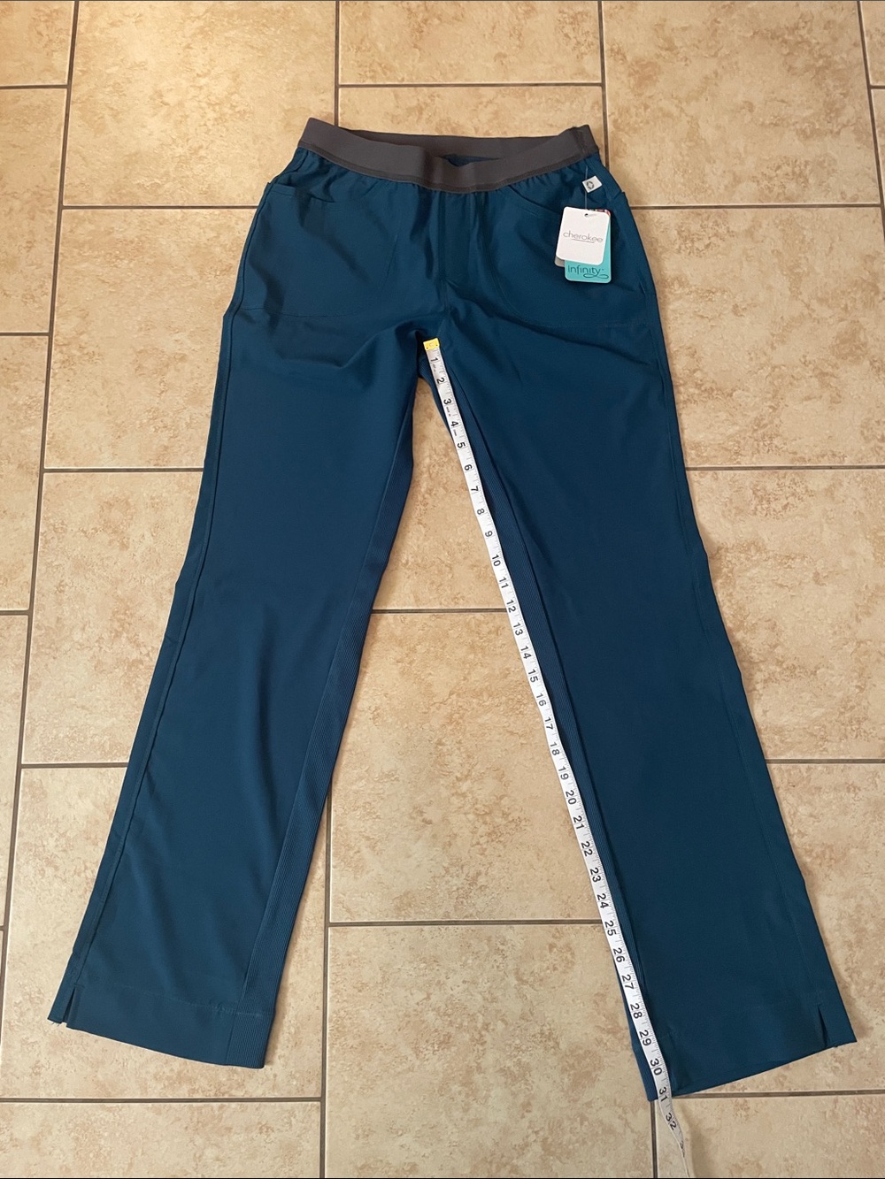 Cherokee Infinity Women’s Scrub Pants Size XS - Picture 5 of 6
